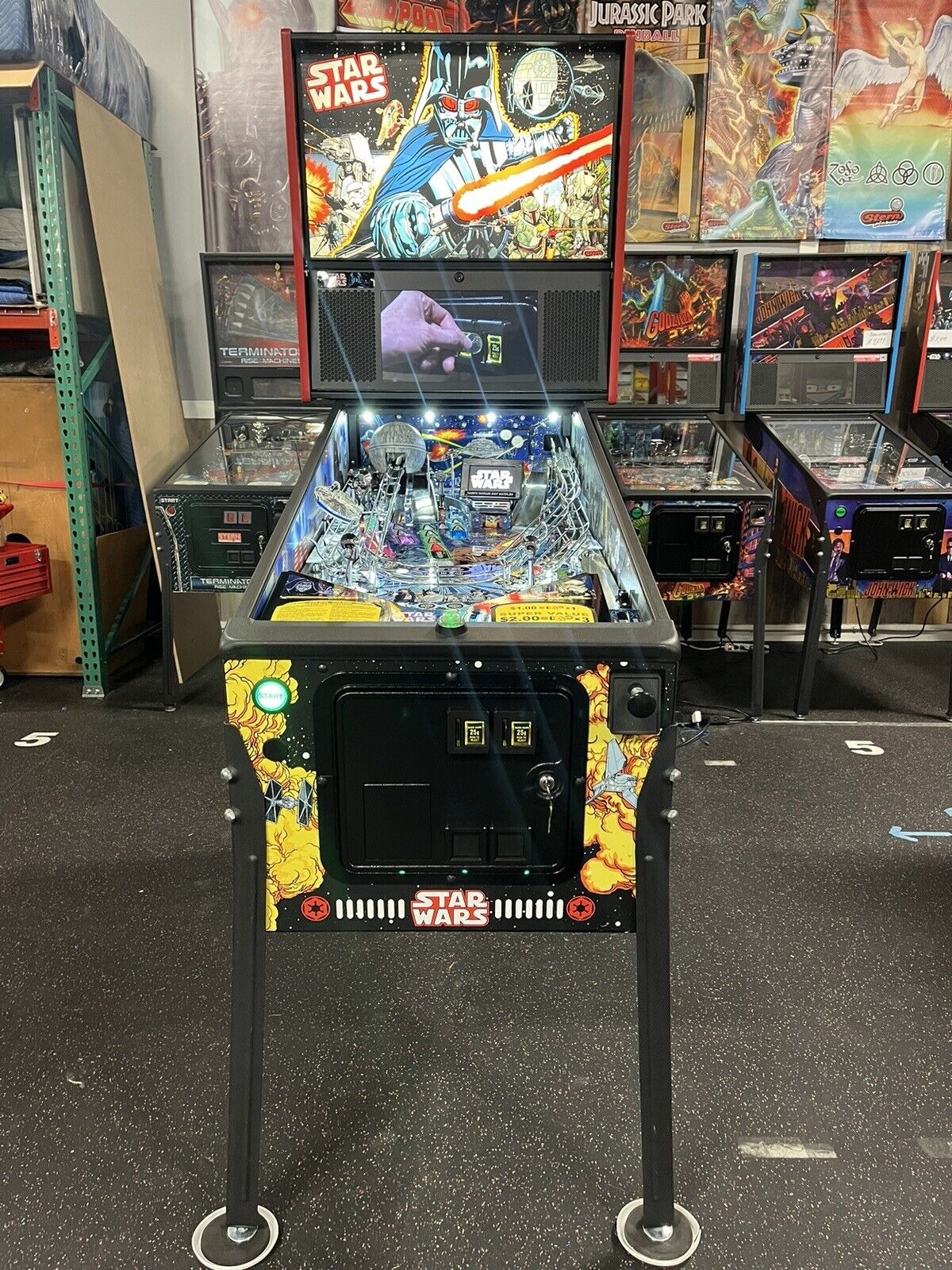 Star Wars Premium Pinball Machine Stern